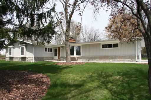 2 Valley Rd., Indian Creek, IL 60061