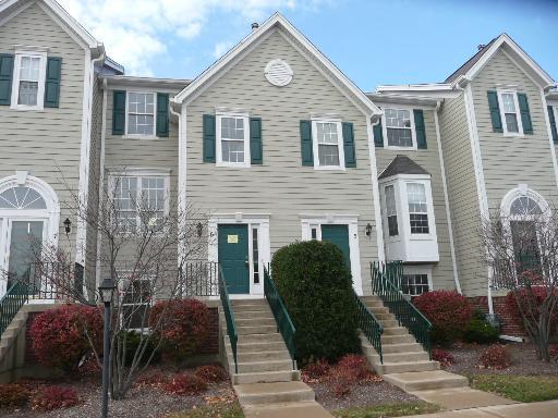 2415 Courtyard Cir. #6, Aurora, IL 60506