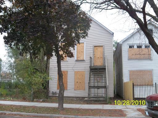 2032 W James St., Chicago, IL 60609