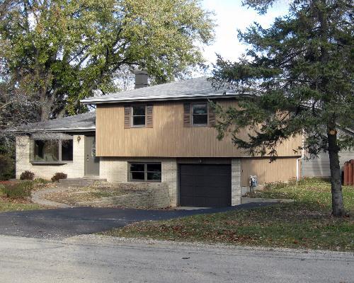 1120 Ash St., Lake In The Hills, IL 60156