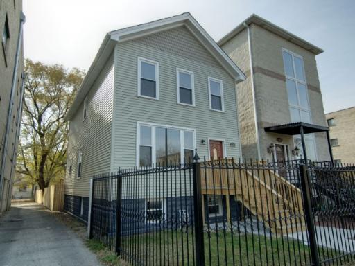 2537 W Foster Ave., Chicago, IL 60625