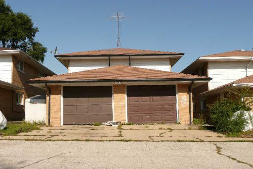 905 Bishop Ave., Aurora, IL 60506