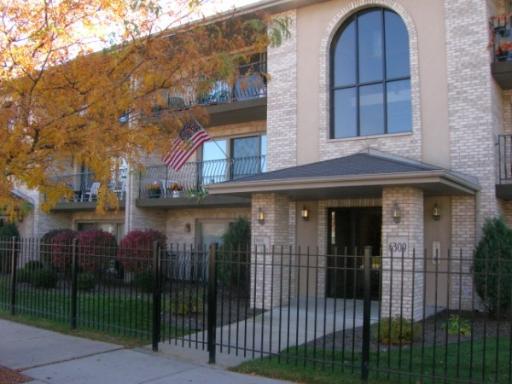 6309 W 63rd St. #1B, Chicago, IL 60638