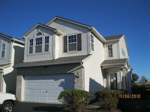 3350 Ronan Dr. #4-3, Lake In The Hills, IL 60156