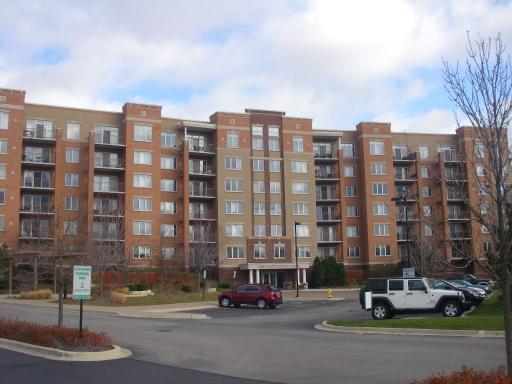 1 N Beacon Pl. #203, La Grange, IL 60525