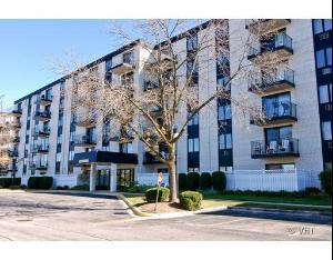 9737 N Fox Glen Dr. #4F, Niles, IL 60714