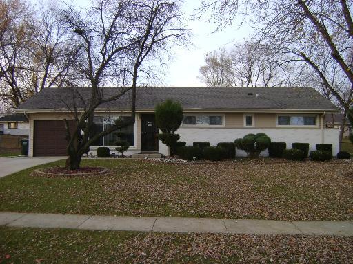 230 Flagstaff Ln., Hoffman Estates, IL 60169