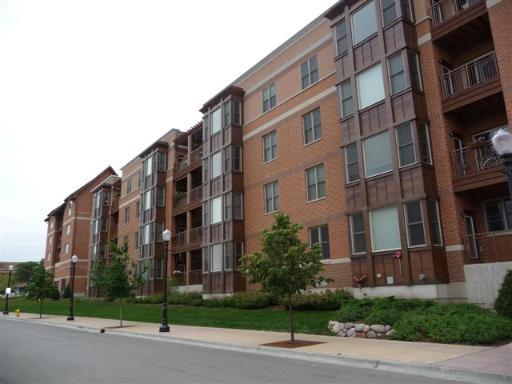 930 Curtiss St. #406, Downers Grove, IL 60515