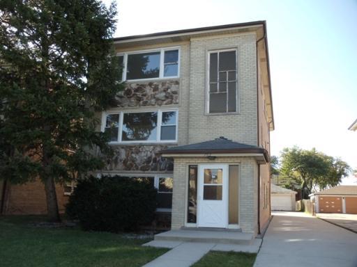 763 Holiday Ln., Des Plaines, IL 60016