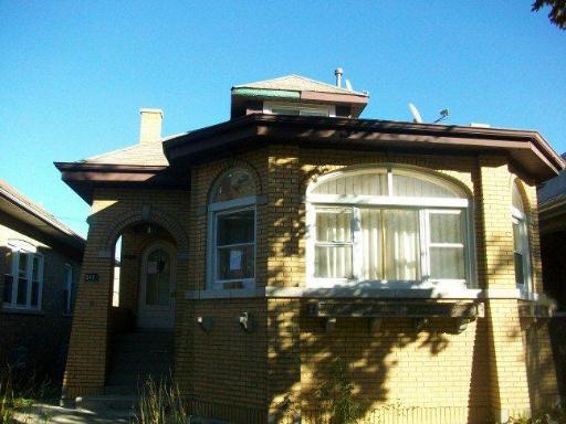 6451 N Mozart St., Chicago, IL 60645