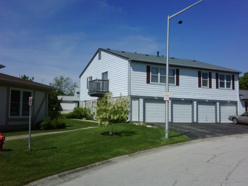 1060 Glouchester Hbr, Schaumburg, IL 60193