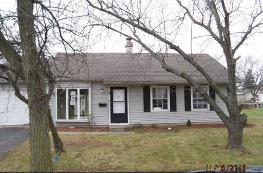 9 Edgewood Dr., Streamwood, IL 60107