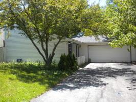 163 Highbury Dr., Elgin, IL 60120