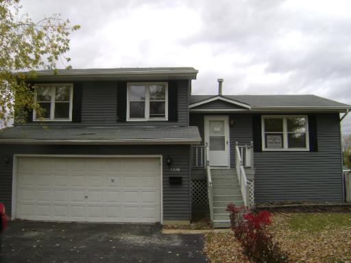 1310 Foxcroft Dr., Aurora, IL 60506