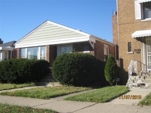 10738 S Eberhart Ave., Chicago, IL 60628