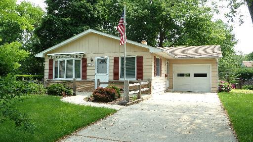 17 N Grace St., North Aurora, IL 60542