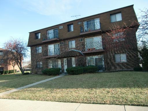 1208 Whispering Hills Ct. #2A, Naperville, IL 60563