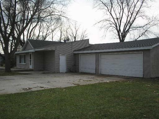 180 S Redmond St., Diamond, IL 60416