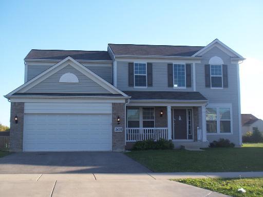 2438 Woodside Dr., Carpentersville, IL 60110