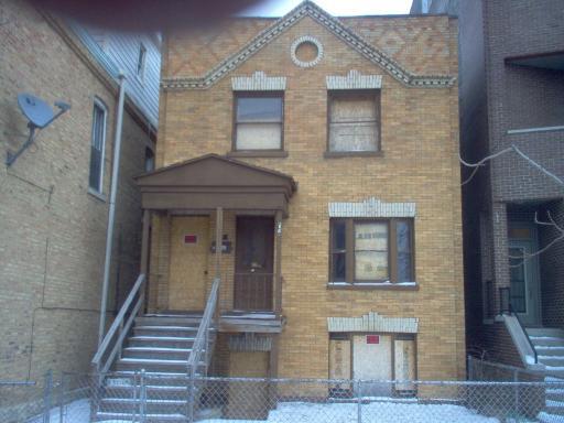 2823 N Damen Ave., Chicago, IL 60657