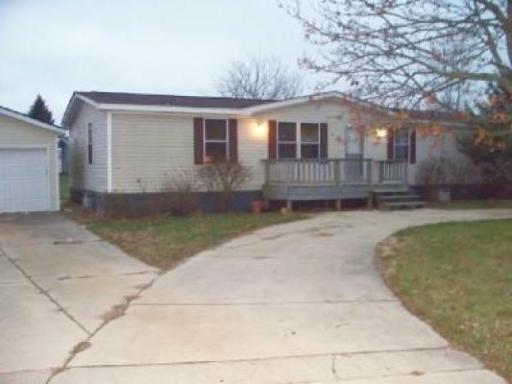 15 Hickory Ct., Sandwich, IL 60548