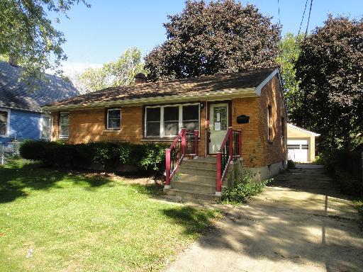 664 Keep Ave., Elgin, IL 60120