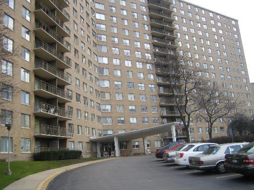 7033 N Kedzie Ave. #1207, Chicago, IL 60645