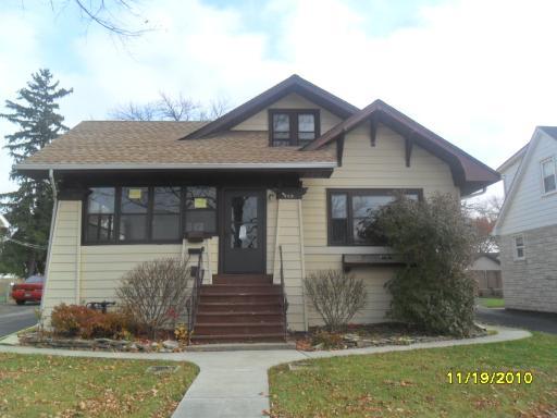 309 N Ridgeland St., Elmhurst, IL 60126