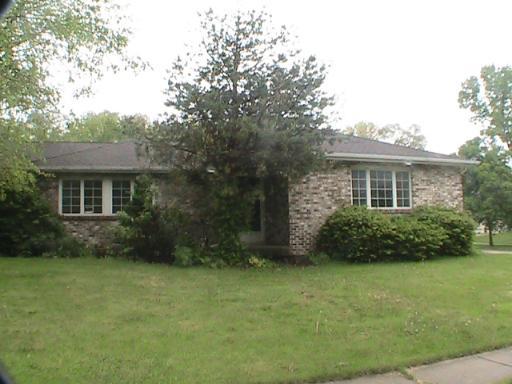 305 Taylor Ave., Bartlett, IL 60103