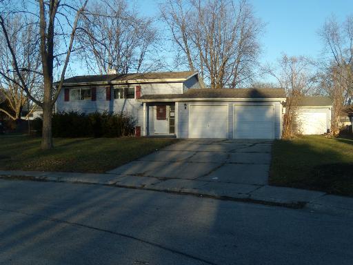 12 Crescent Ct., Montgomery, IL 60538