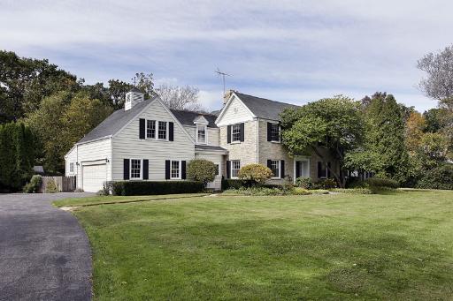 2122 Middlefork Rd., Northfield, IL 60093