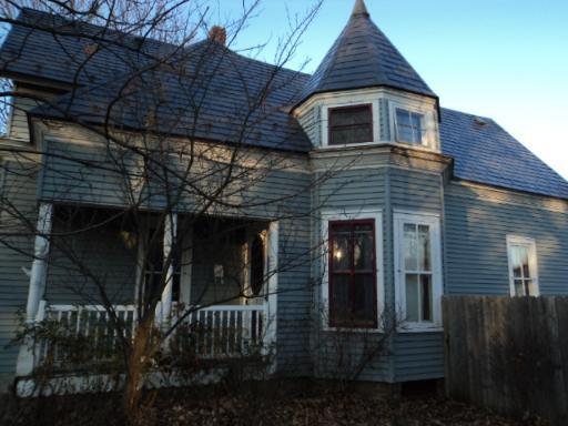 208 E Main St., Carpentersville, IL 60110