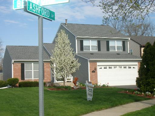 920 Ashford Ln., Westmont, IL 60559