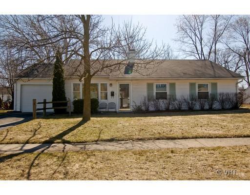 121 Edgewood Dr., Streamwood, IL 60107