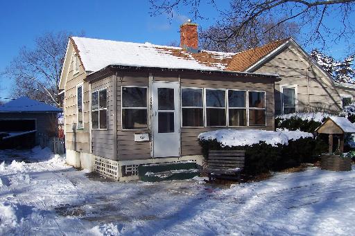 522 Batavia Ave., Aurora, IL 60505