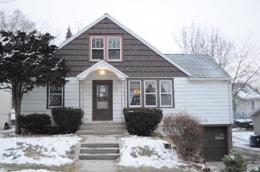 109 Sunny Dr., Algonquin, IL 60102