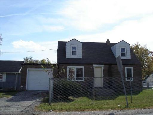 1401 Coolidge Ave., Aurora, IL 60505