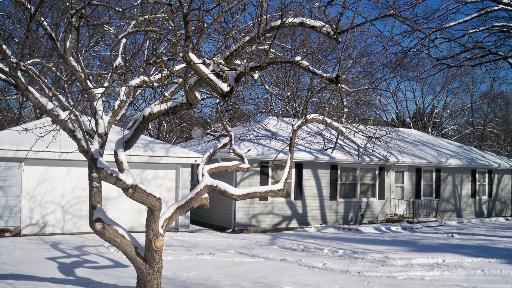 850 Raleigh Rd., Mundelein, IL 60060