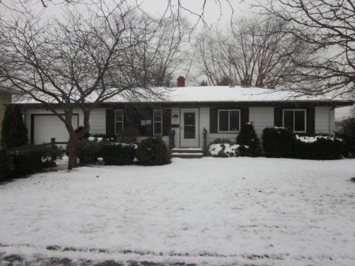 305 Hickory St., North Aurora, IL 60542