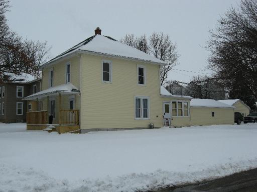 202 Locust St., Wenona, IL 61377