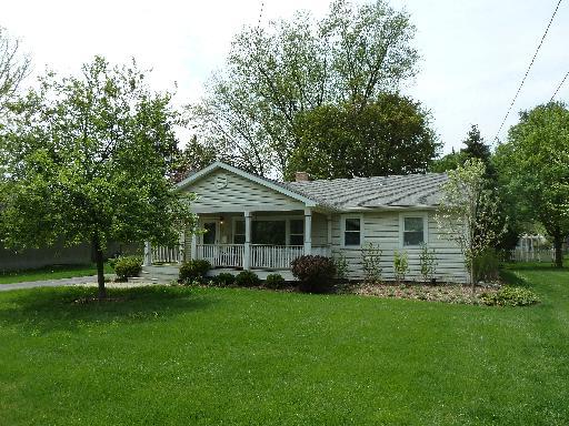 714 Bryant Ave., Barrington, IL 60010