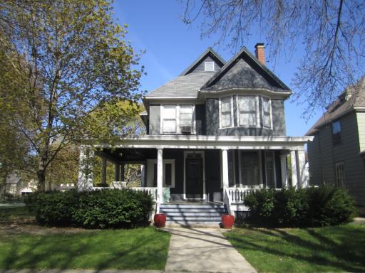 103 S Stone Ave., La Grange, IL 60525