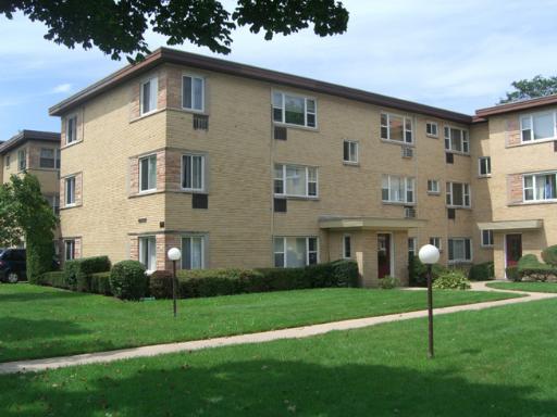 2123 Howard St. #1H, Evanston, IL 60202