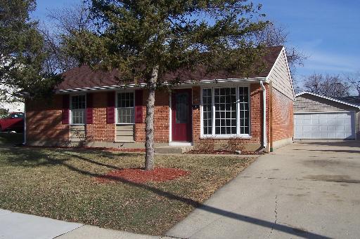 727 Dexter Ave., Romeoville, IL 60446
