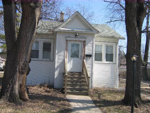 2013 S 8th Ave., Maywood, IL 60153