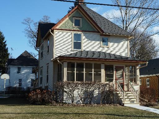 213 North Ave., Barrington, IL 60010