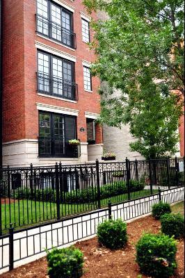 859 W Buckingham Pl. #1, Chicago, IL 60657