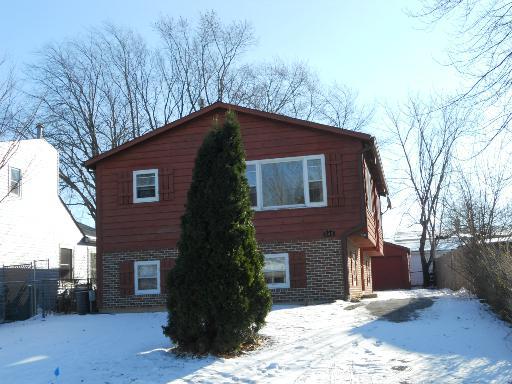 345 Alpine Dr., Round Lake, IL 60073