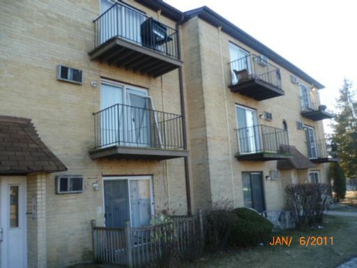 2429 Crystal Ln. #2A, Arlington Heights, IL 60004