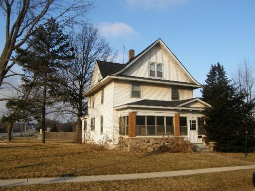 3 N Elm Ave., Carpentersville, IL 60110